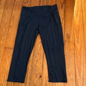 Lululemon size 6 cropped Fast and Free